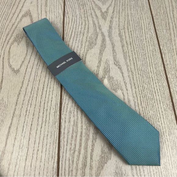 570 - Michael Kors Dorset Mini Tie Green Blue Shimmer Silk Blend $69.50 - Picture 1 of 5
